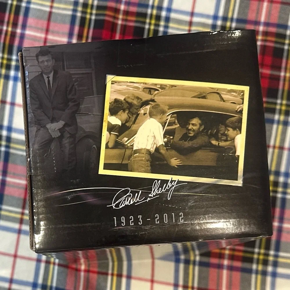 SHELBY COLLECTIBLES LEGEND SERIES 1965 White Shelby Cobra 427 S/C Diecast Car - Picture 7 of 9